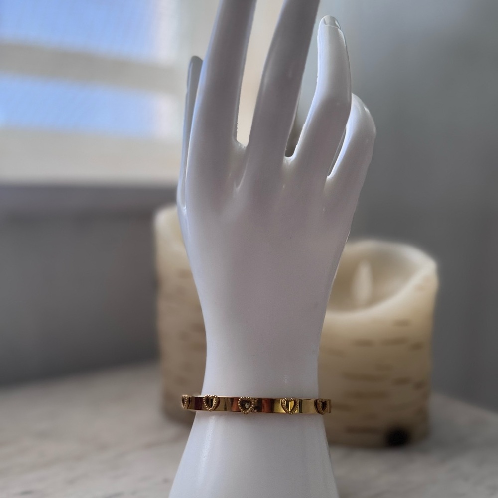 Gold Stainless Steel Love Style Bracelet – Minimalist Screw Motif